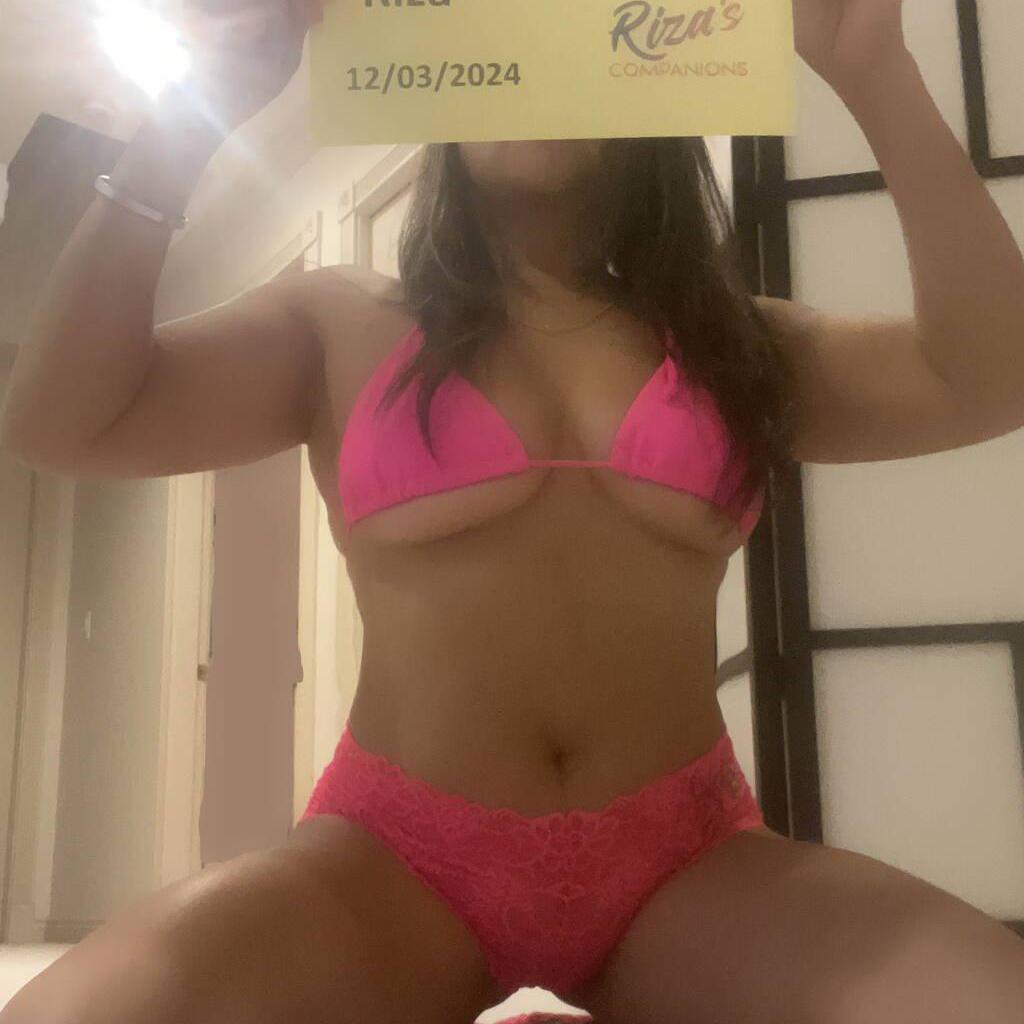 Riza is Female Escorts. | Calgary | Alberta | Canada | escortsaffair.com 