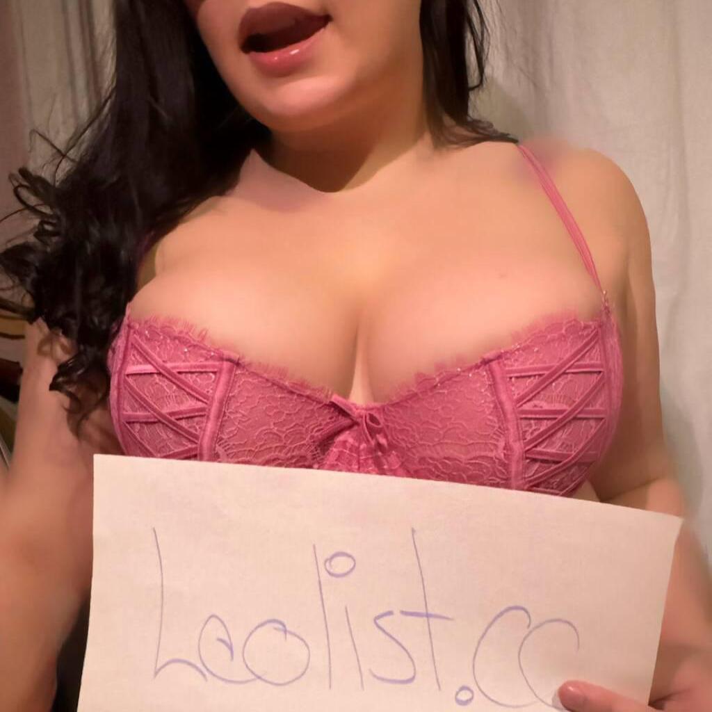 HENNESSY is Female Escorts. | Burlington | Ontario | Canada | escortsaffair.com 