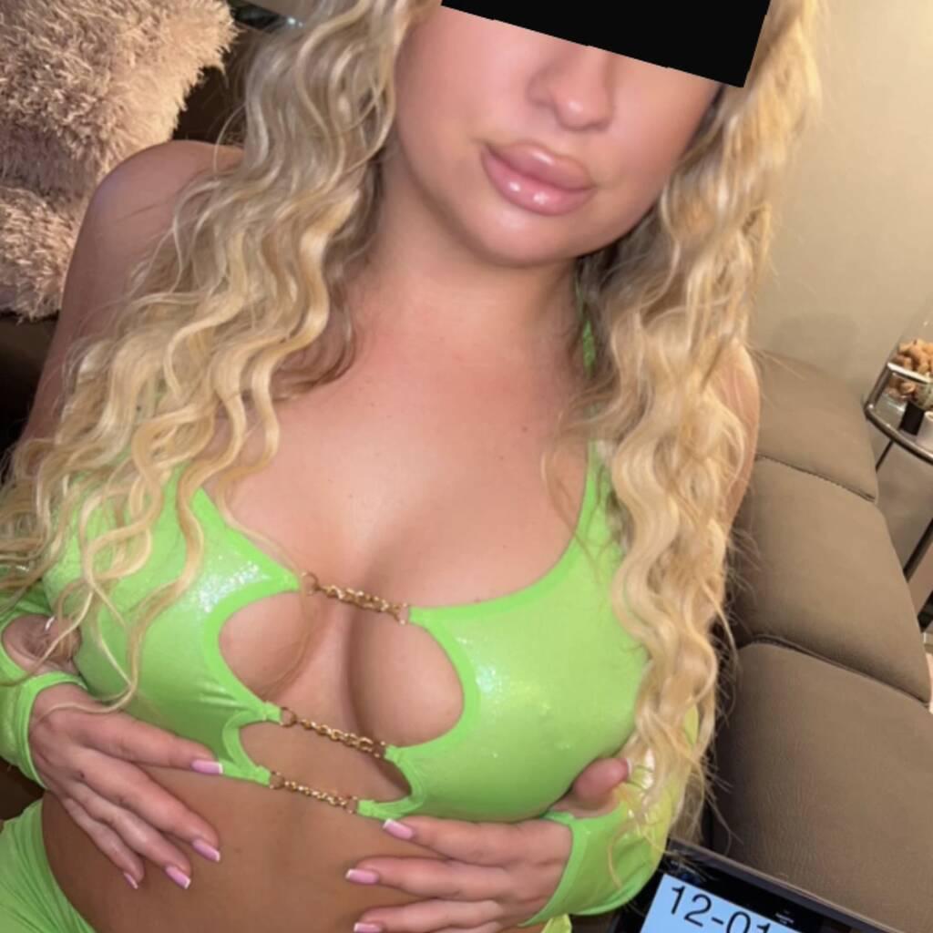 Alanna is Female Escorts. | Sudbury | Ontario | Canada | escortsaffair.com 