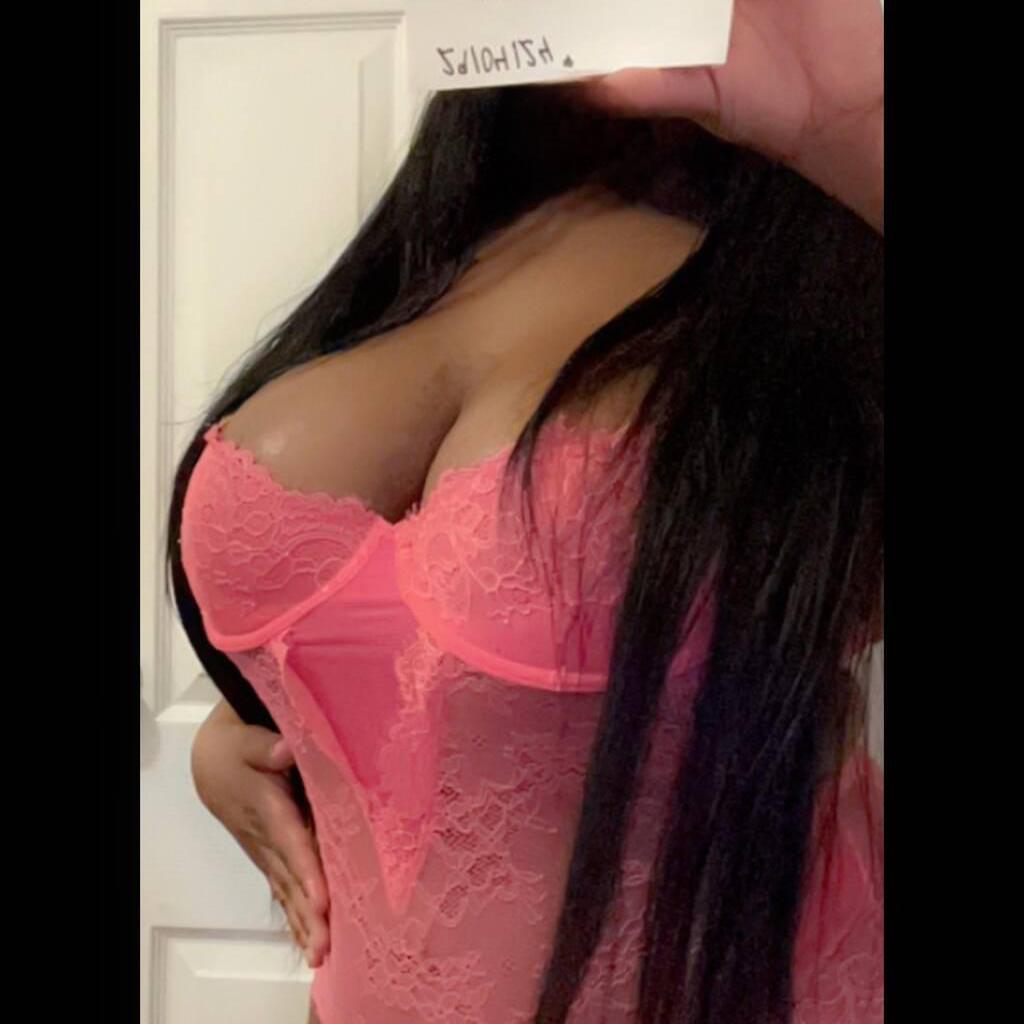 YASMINE is Female Escorts. | London | Ontario | Canada | escortsaffair.com 