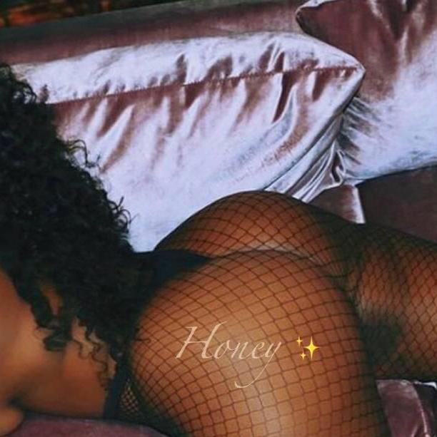 
                        Honey
                     is Female Escorts. | Calgary | Alberta | Canada | escortsaffair.com 