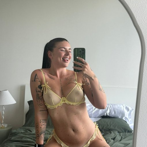 Cassie is Female Escorts. | Barrie | Ontario | Canada | escortsaffair.com 