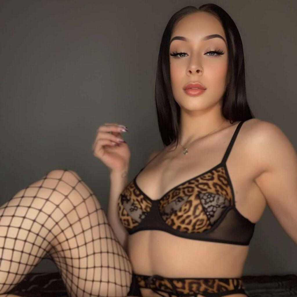 
                        Violet
                     is Female Escorts. | Winnipeg | Manitoba | Canada | escortsaffair.com 