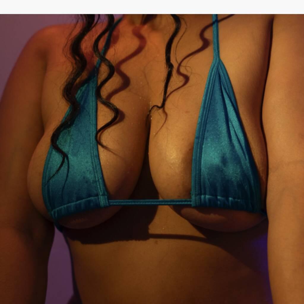 
                        Niaomi
                     is Female Escorts. | windsor | Ontario | Canada | escortsaffair.com 