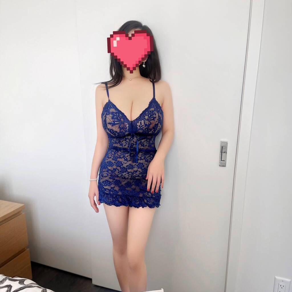 
                        Ella
                     is Female Escorts. | Kelowna | British Columbia | Canada | escortsaffair.com 
