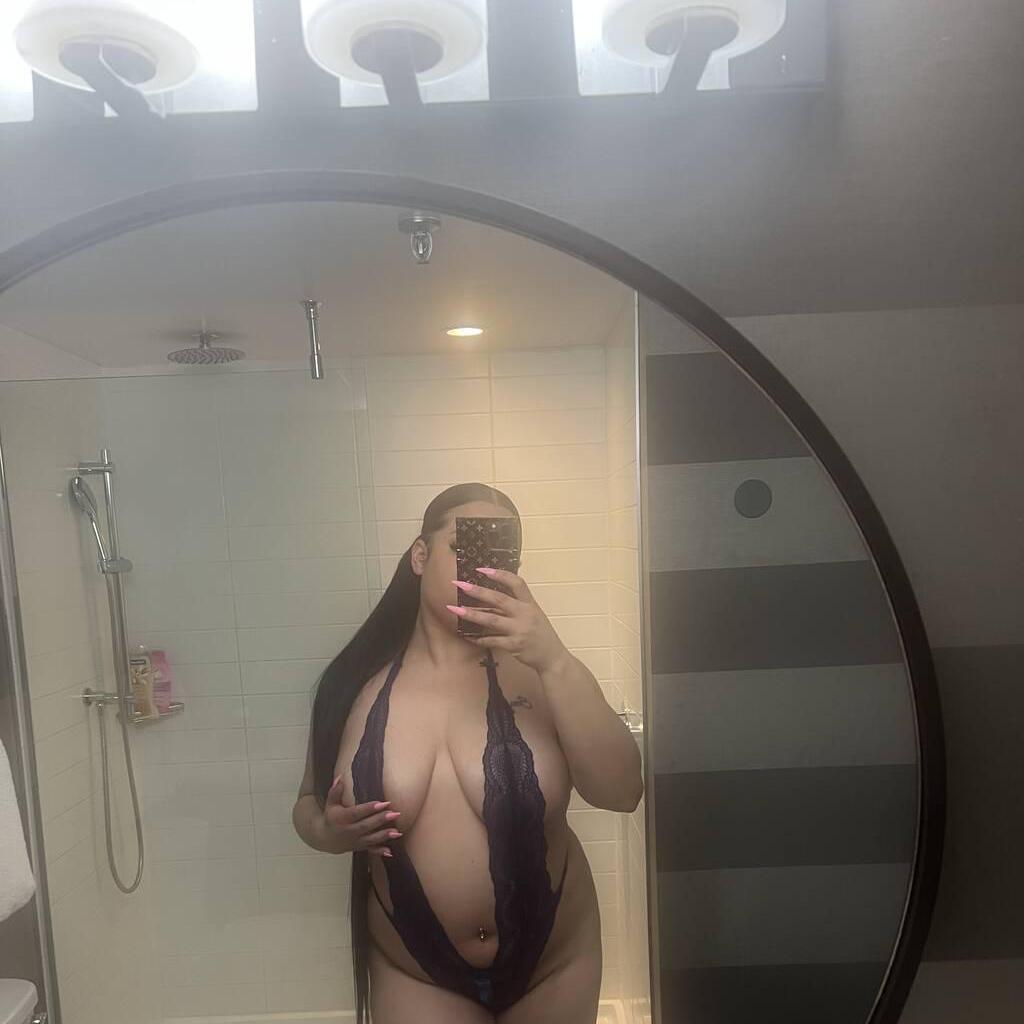 
                        Shania
                     is Female Escorts. | Chatham | Ontario | Canada | escortsaffair.com 