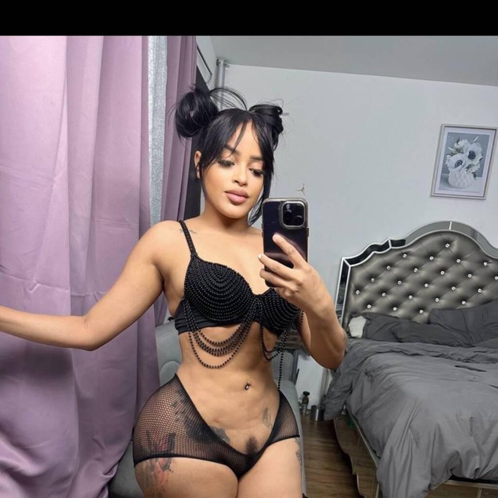 
                        Auri
                     is Female Escorts. | Sault Ste Marie | Ontario | Canada | escortsaffair.com 