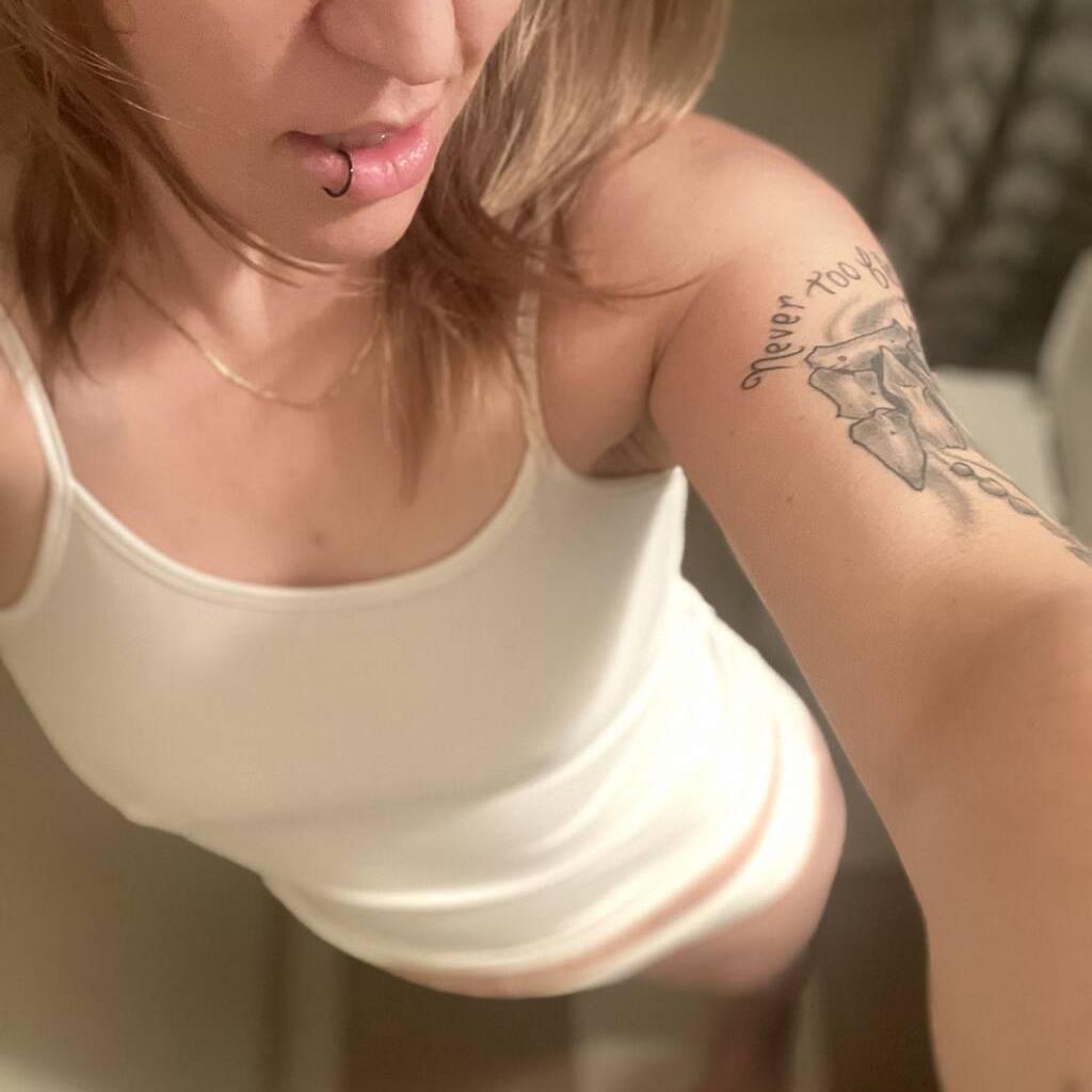 
                        Danni
                     is Female Escorts. | Grande Prairie | Alberta | Canada | escortsaffair.com 