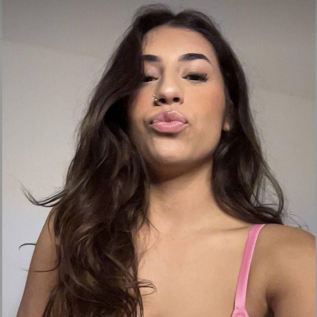 
                        Linda
                     is Female Escorts. | Quebec City | Quebec | Canada | escortsaffair.com 