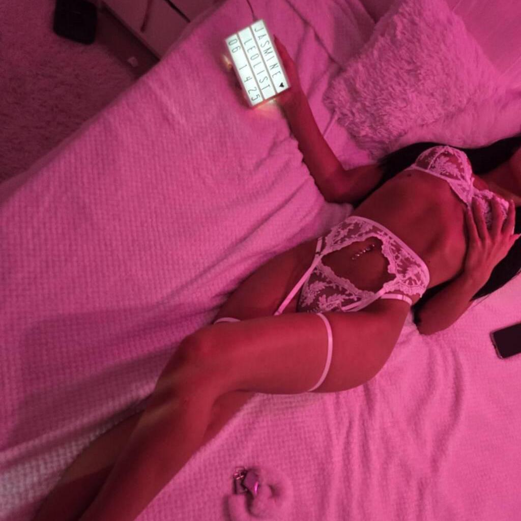 
                        Jasmine
                     is Female Escorts. | Abbotsford | British Columbia | Canada | escortsaffair.com 