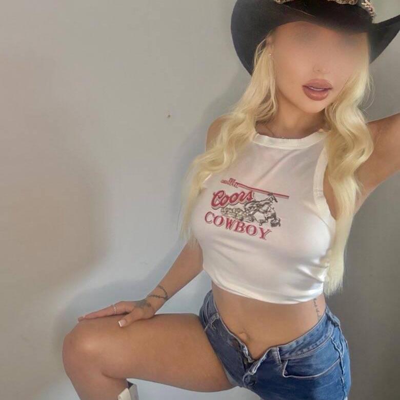 
                        Taylor rose
                     is Female Escorts. | Calgary | Alberta | Canada | escortsaffair.com 