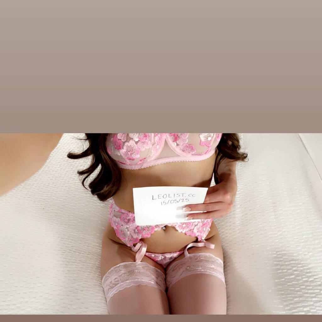 
                        Rosey
                     is Female Escorts. | Vancouver | British Columbia | Canada | escortsaffair.com 