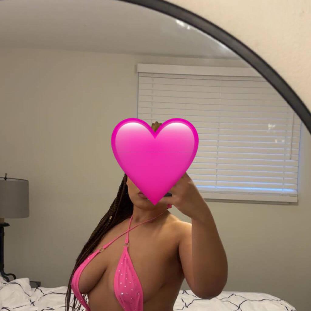 
                        Julia
                     is Female Escorts. | Sarnia | Ontario | Canada | escortsaffair.com 