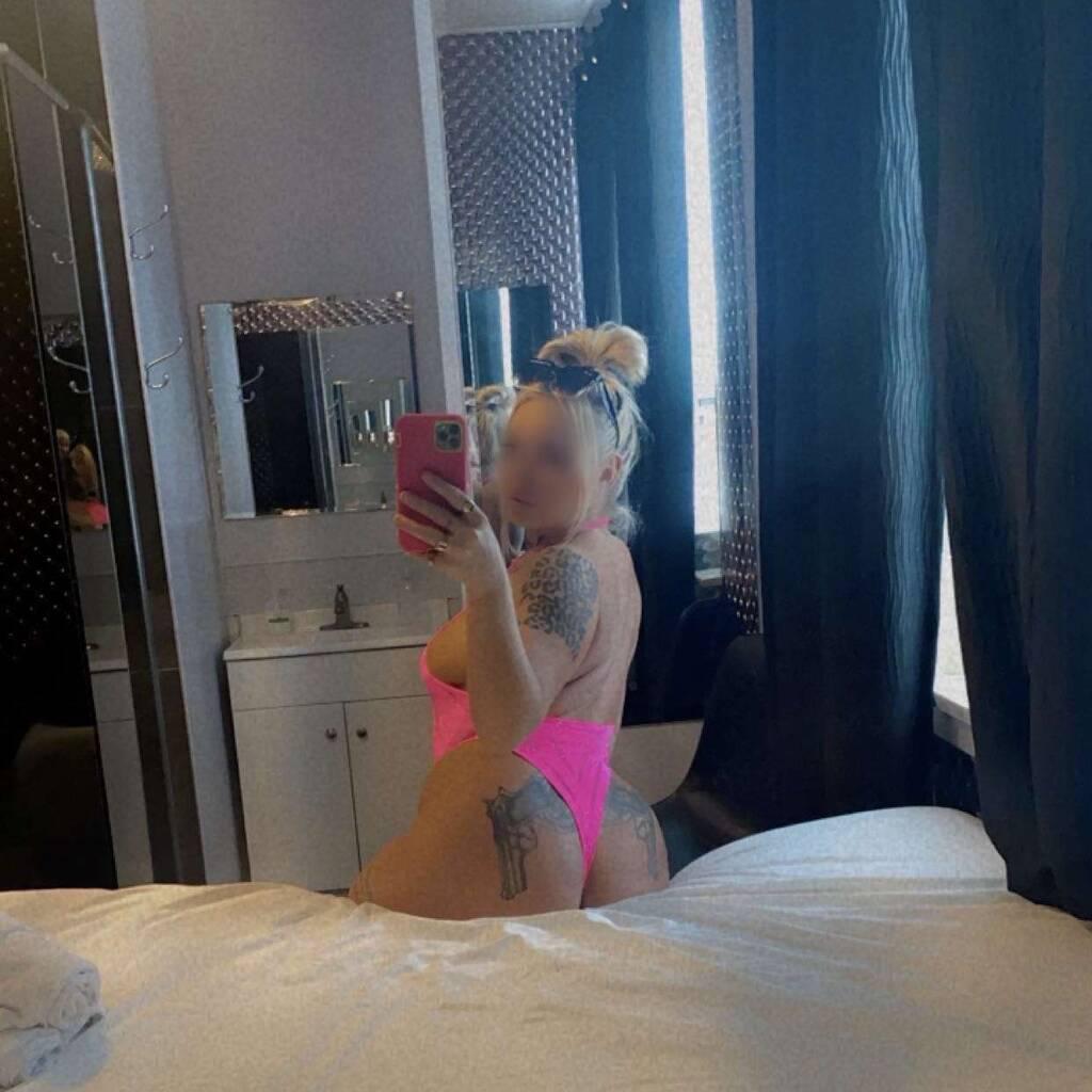 
                        Adelleee
                     is Female Escorts. | Kingston | Ontario | Canada | escortsaffair.com 