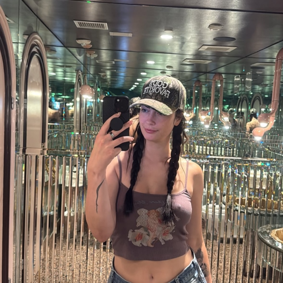 Susan is Female Escorts. | Burlington | Ontario | Canada | escortsaffair.com 