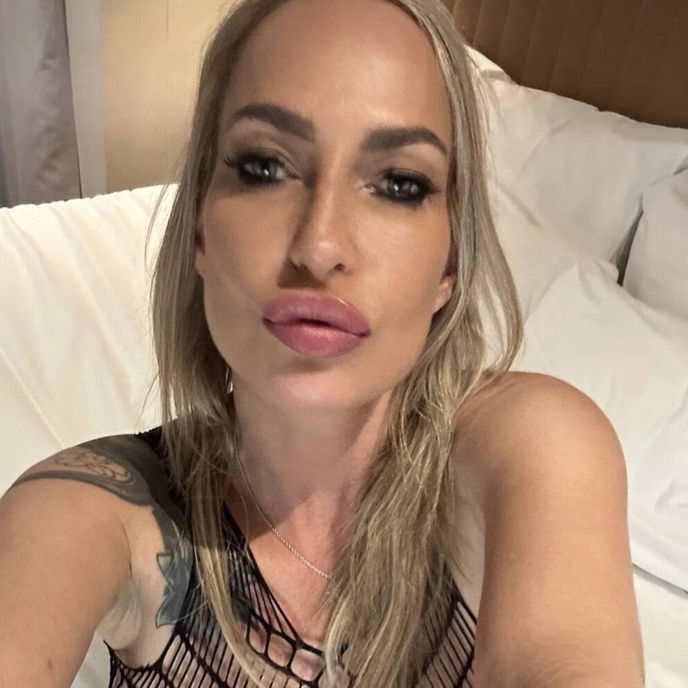 
                        Khloe
                     is Female Escorts. | Comox Balley | British Columbia | Canada | escortsaffair.com 