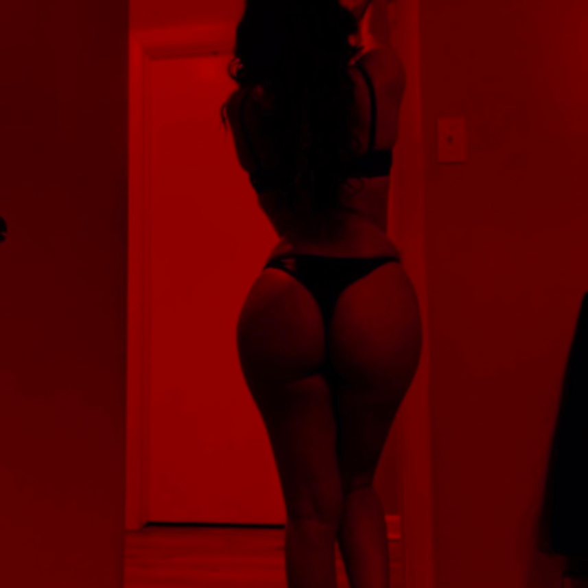 Emily Breigh is Female Escorts. | Calgary | Alberta | Canada | escortsaffair.com 