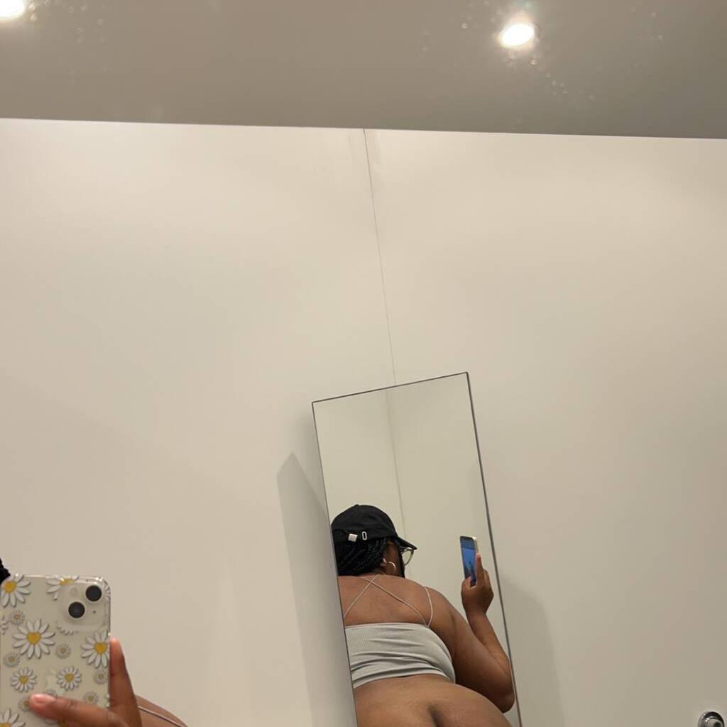 
                        Ruby  Rose
                     is Female Escorts. | Cornwall | Ontario | Canada | escortsaffair.com 