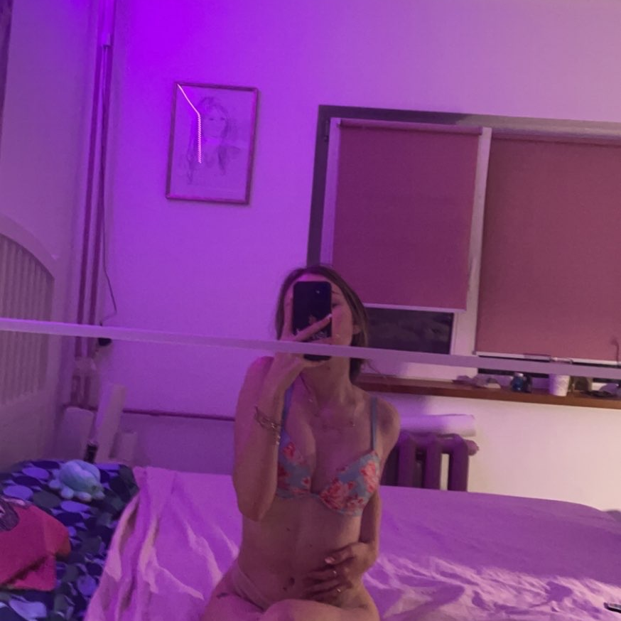 Bella is Female Escorts. | Davenport | Iowa | United States | escortsaffair.com 