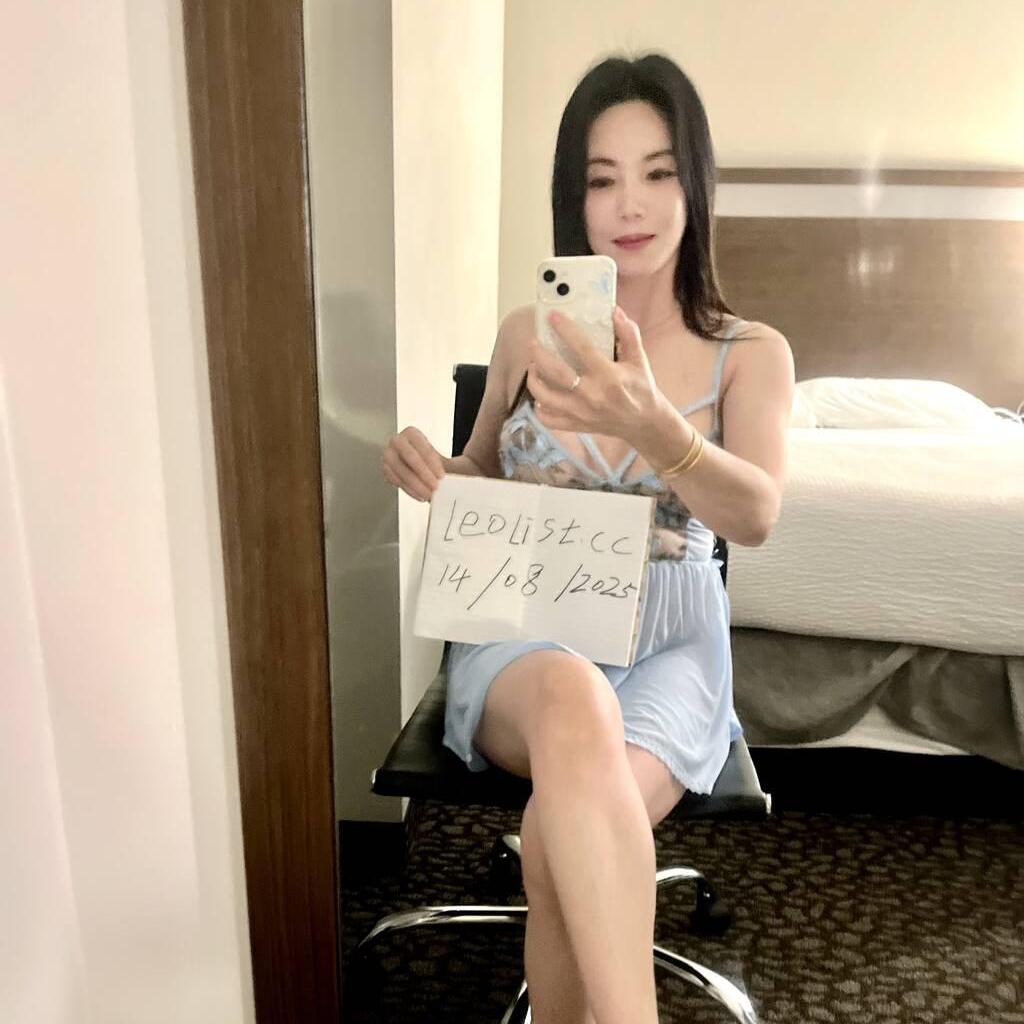 
                        Helen
                     is Female Escorts. | Cariboo | British Columbia | Canada | escortsaffair.com 