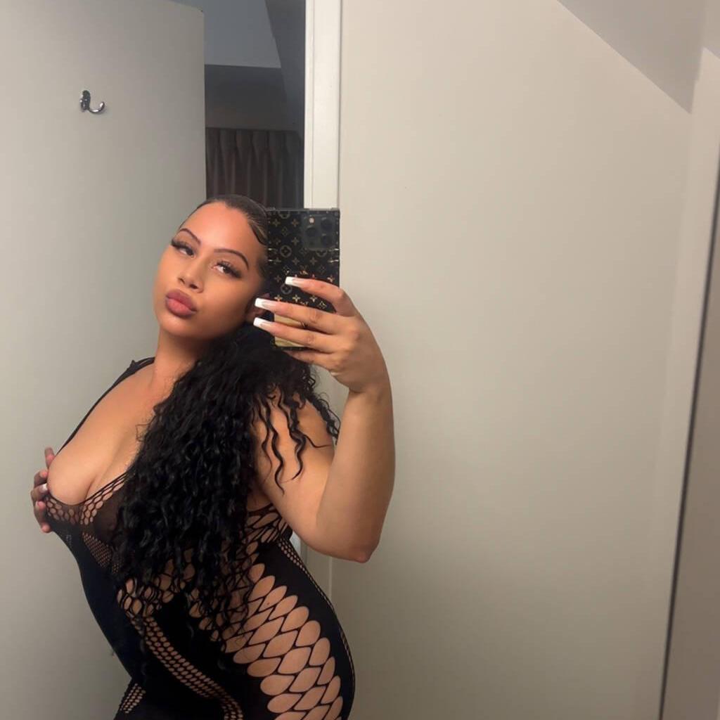 
                        Shania
                     is Female Escorts. | Mississauga | Ontario | Canada | escortsaffair.com 