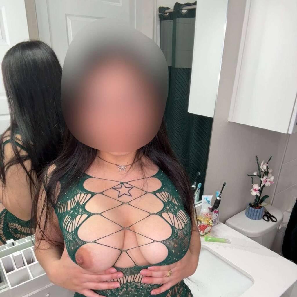 
                        Sarah sweats
                     is Female Escorts. | Burlington | Ontario | Canada | escortsaffair.com 