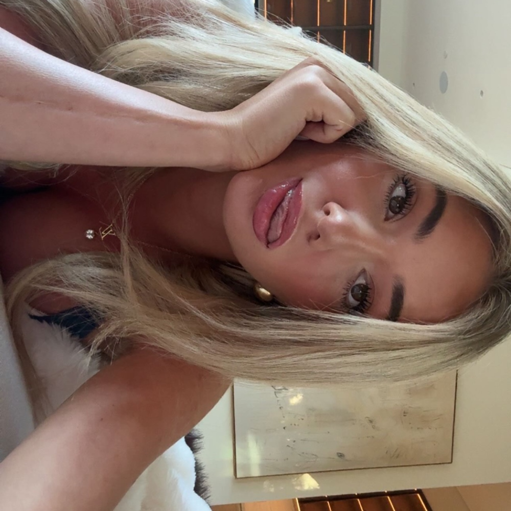 Emily is Female Escorts. | Vancouver | British Columbia | Canada | escortsaffair.com 