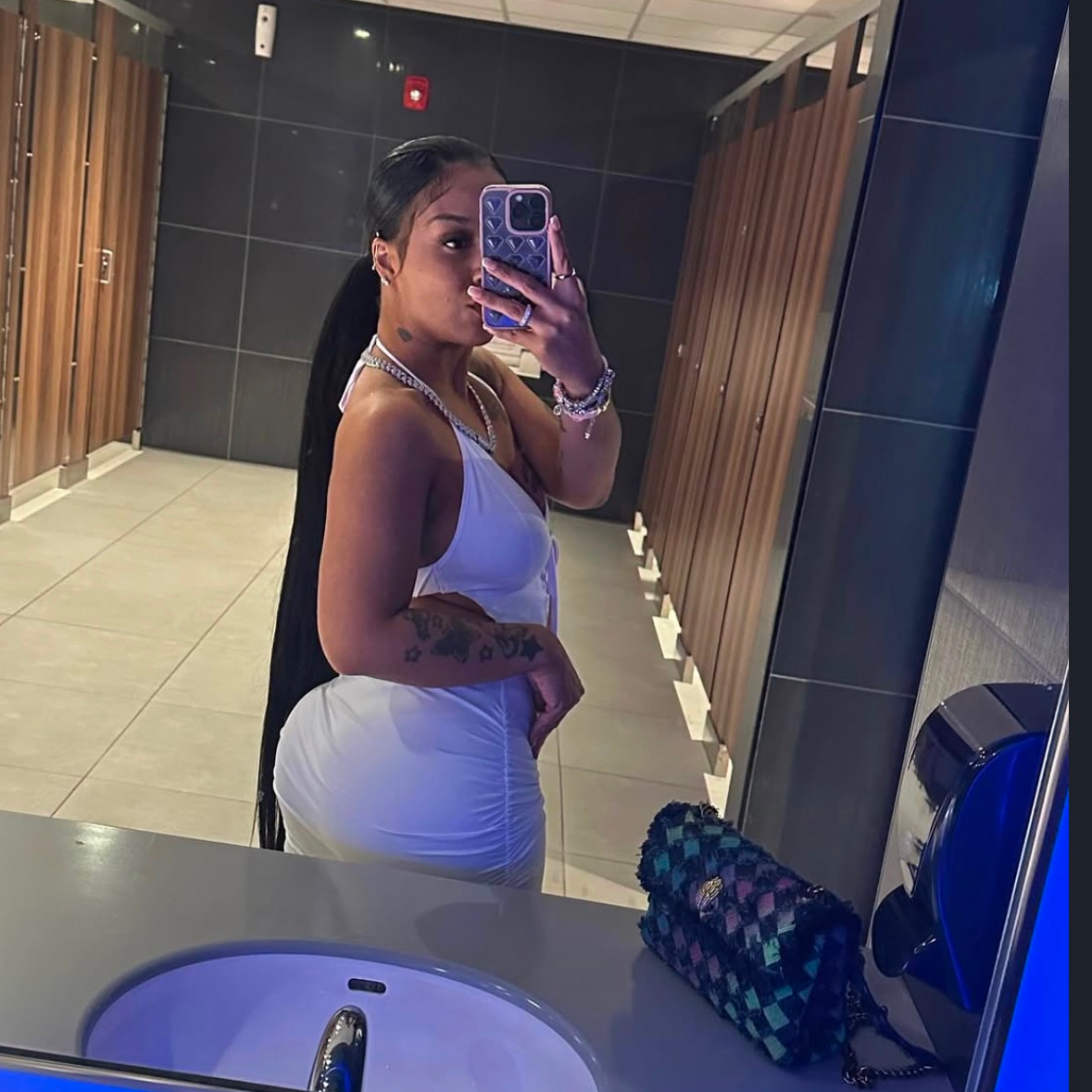 Queen R is Female Escorts. | Los Angeles | California | United States | escortsaffair.com 