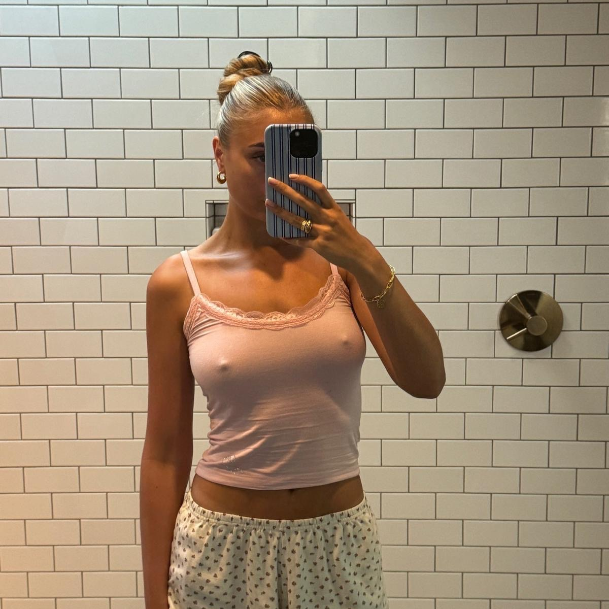 Nora martins is Female Escorts. | Madison | Wisconsin | United States | escortsaffair.com 