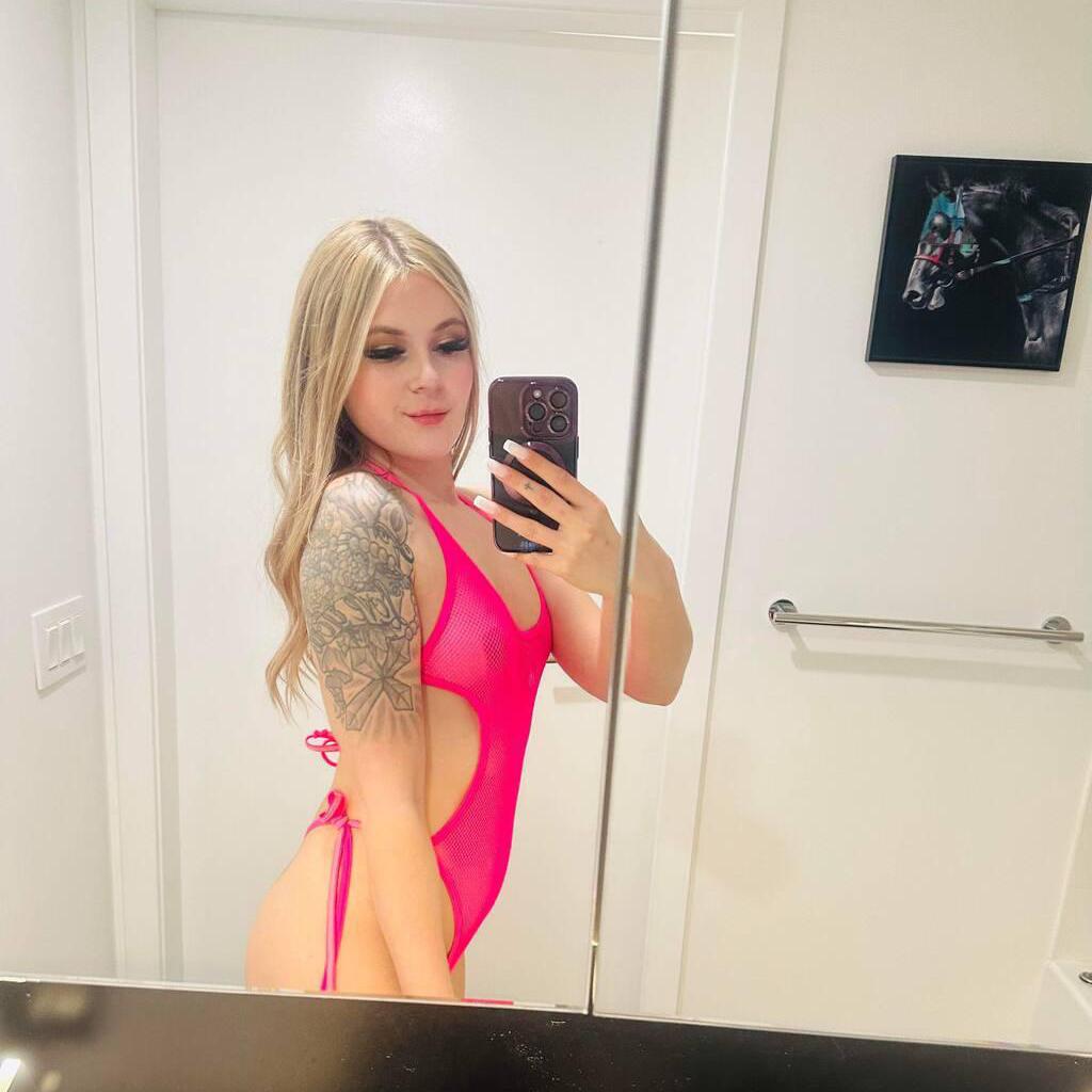 
                        Mia
                     is Female Escorts. | Kitchener | Ontario | Canada | escortsaffair.com 