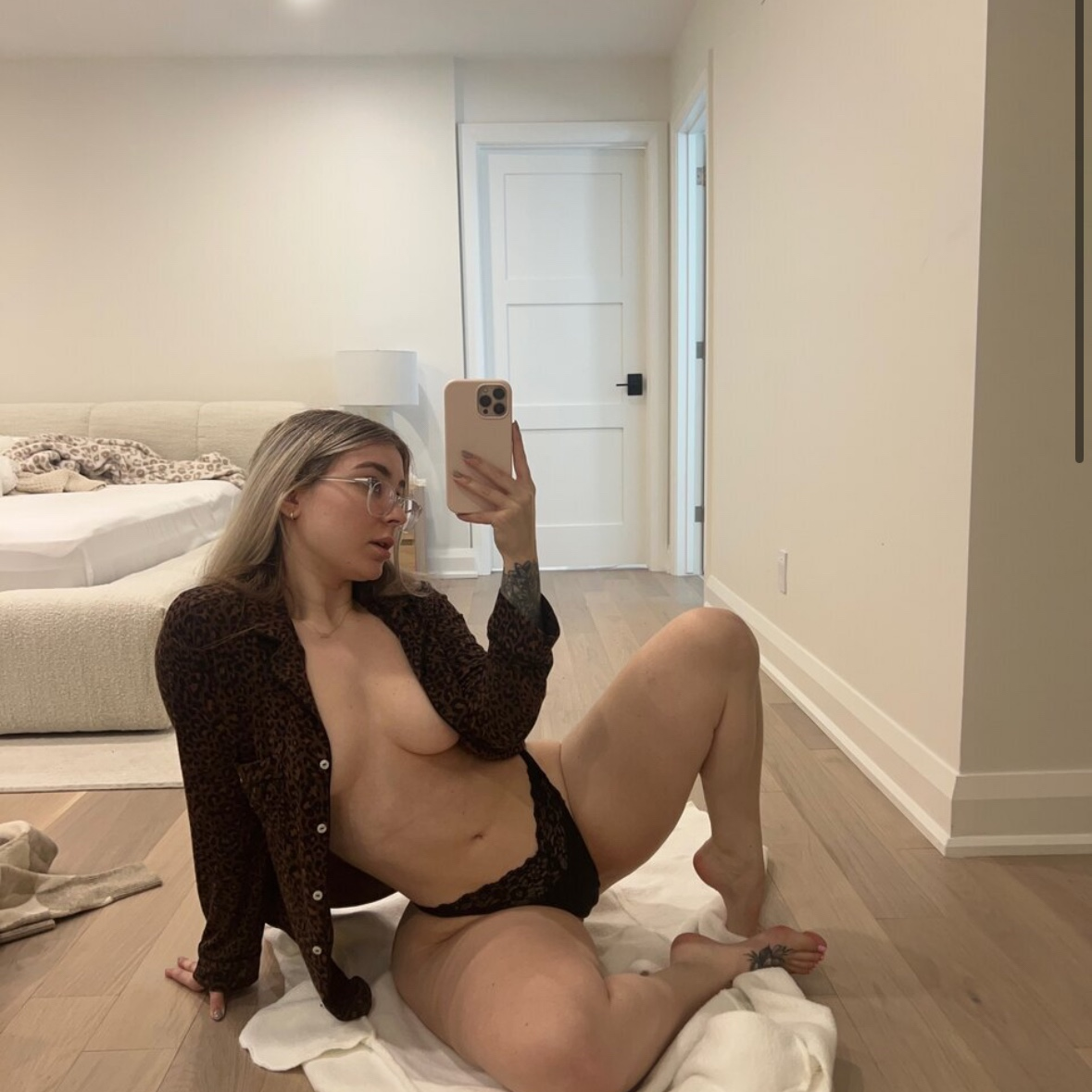 West is Female Escorts. | Detroit | Michigan | United States | escortsaffair.com 