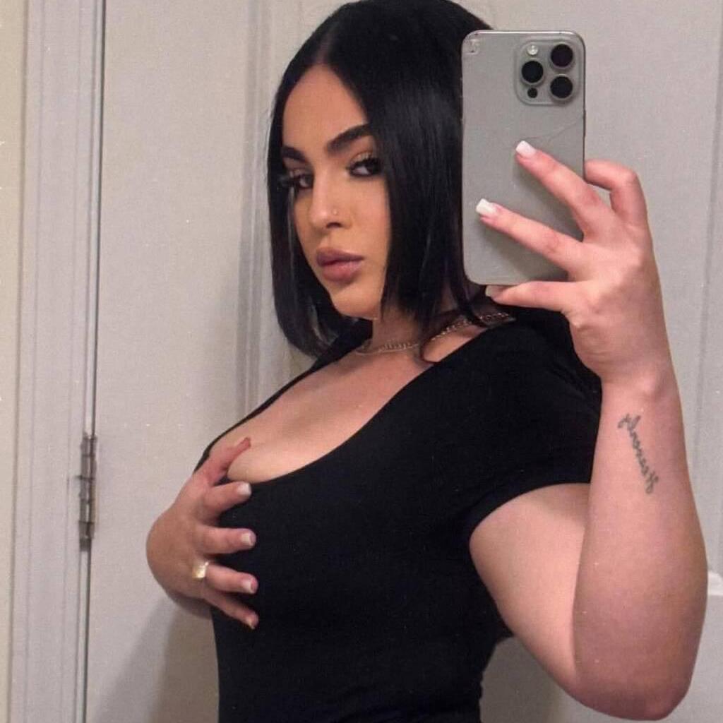
                        Laura
                     is Female Escorts. | Yellowknife | Northwest Territories | Canada | escortsaffair.com 