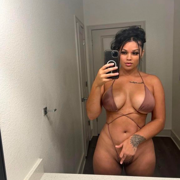 Stephanie is Female Escorts. | Victoria | British Columbia | Canada | escortsaffair.com 