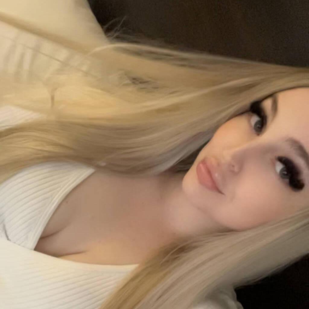 
                        Bella
                     is Female Escorts. | Barrie | Ontario | Canada | escortsaffair.com 