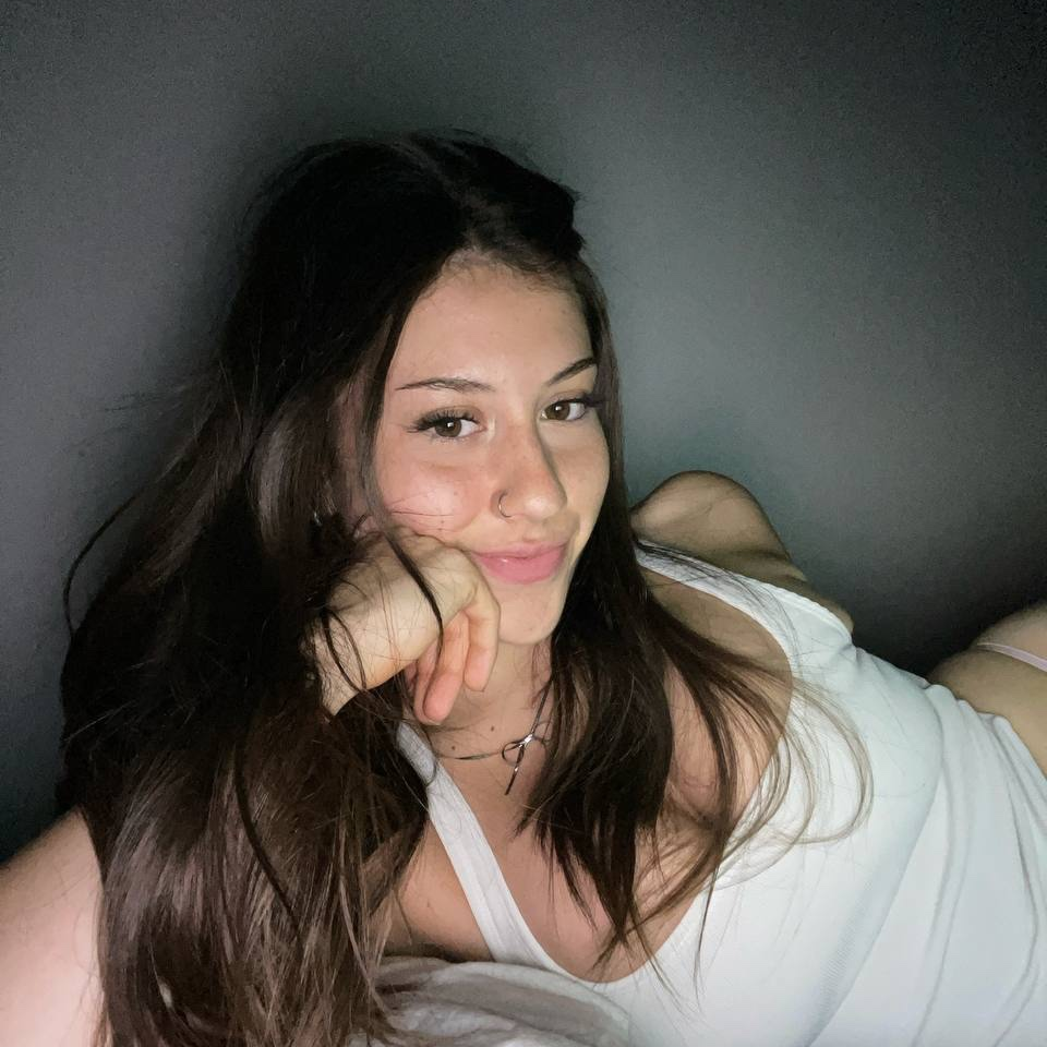 Laura is Female Escorts. | Moncton | New Brunswick | Canada | escortsaffair.com 