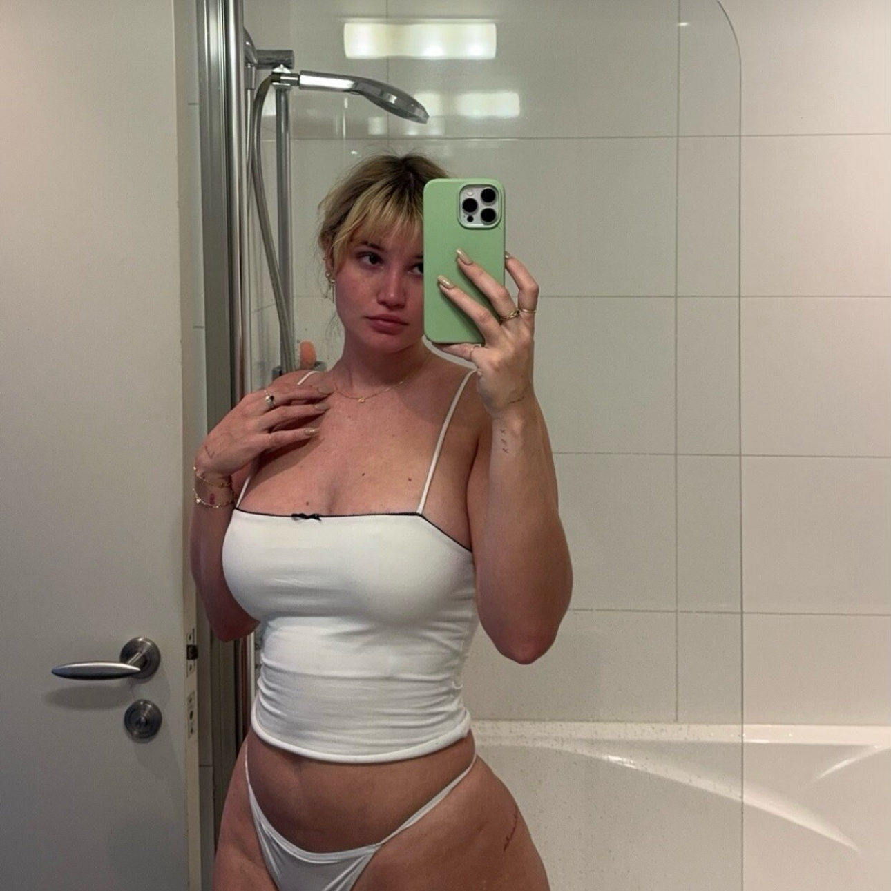 Miley Mars is Female Escorts. | Niagara Falls | Ontario | Canada | escortsaffair.com 