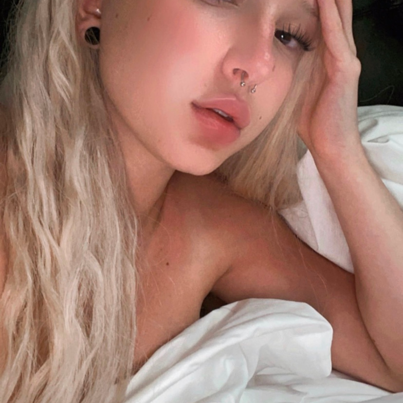 Alicia is Female Escorts. | Bradford | Ontario | Canada | escortsaffair.com 