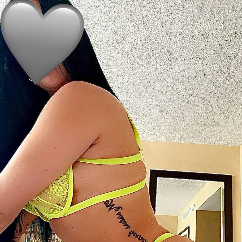 
                        Hazel
                     is Female Escorts. | Thunder Bay | Ontario | Canada | escortsaffair.com 