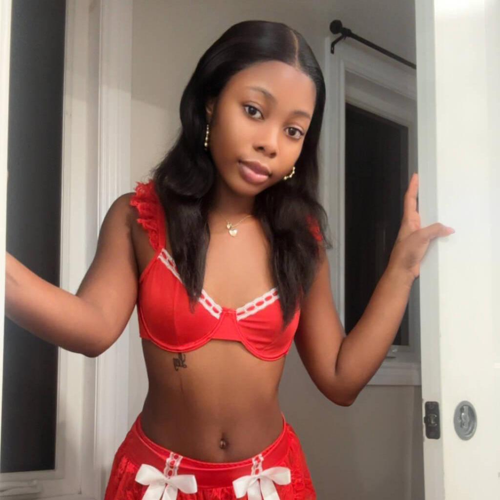 
                        Léna
                     is Female Escorts. | Niagara | Ontario | Canada | escortsaffair.com 