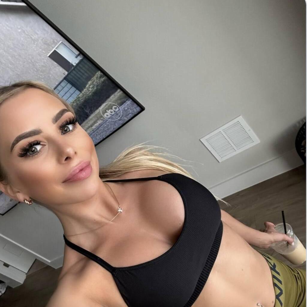 
                        Niki
                     is Female Escorts. | Oakville | Ontario | Canada | escortsaffair.com 