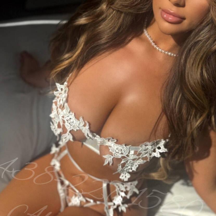 
                        Alicia
                     is Female Escorts. | Oakville | Ontario | Canada | escortsaffair.com 