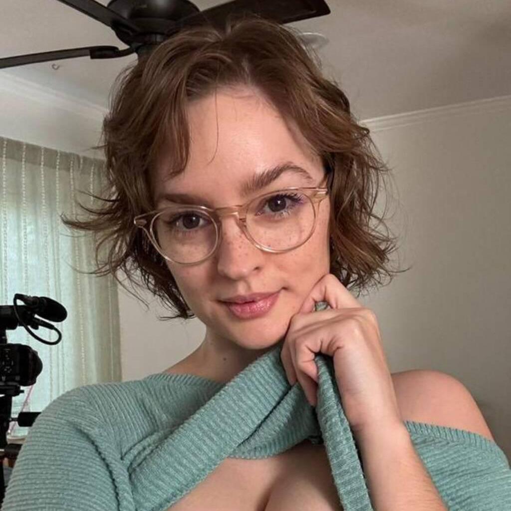 
                        Hisly
                     is Female Escorts. | St. Albert | Alberta | Canada | escortsaffair.com 