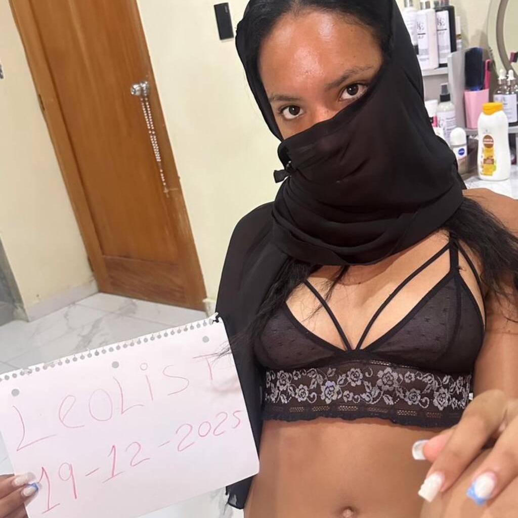 
                        Reyna
                     is Female Escorts. | Cambridge | Ontario | Canada | escortsaffair.com 