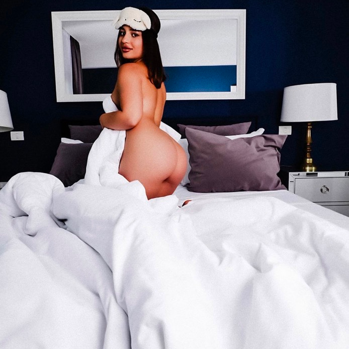 Mia is Female Escorts. | Chicago | Illinois | United States | escortsaffair.com 