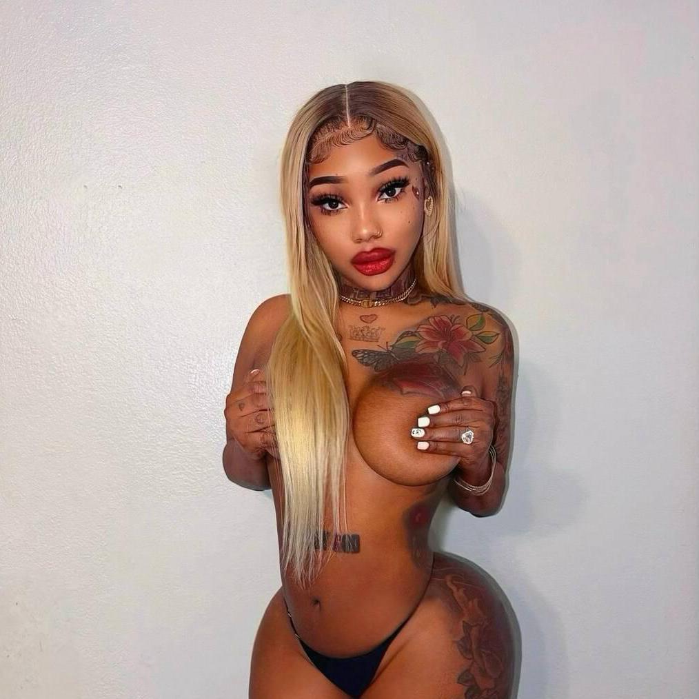 
                        Laura
                     is Female Escorts. | Montreal | Quebec | Canada | escortsaffair.com 