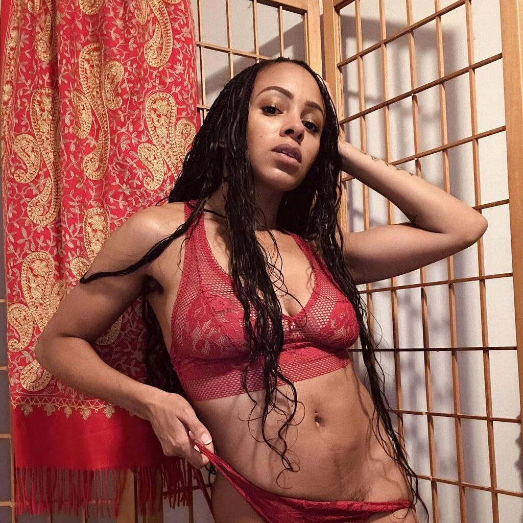 
                        FlowerDoll
                     is Female Escorts. | Chatham | Ontario | Canada | escortsaffair.com 