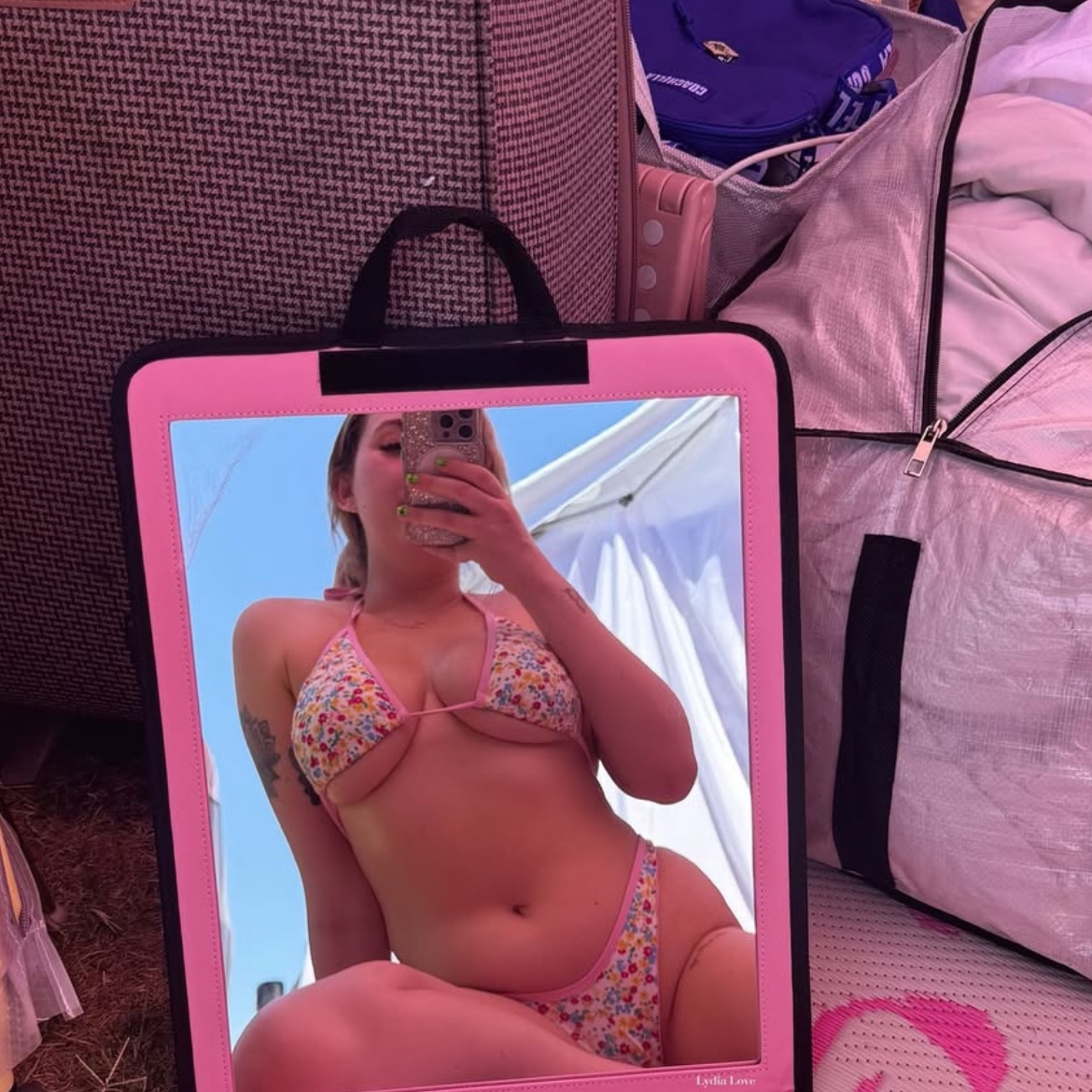 Leah is Female Escorts. | Red Deer | Alberta | Canada | escortsaffair.com 