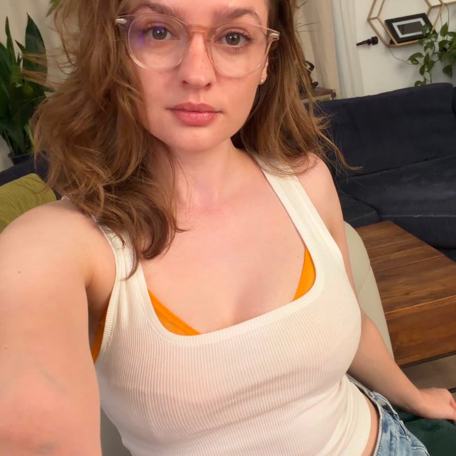 Laurie is Female Escorts. | Des moines | Iowa | United States | escortsaffair.com 