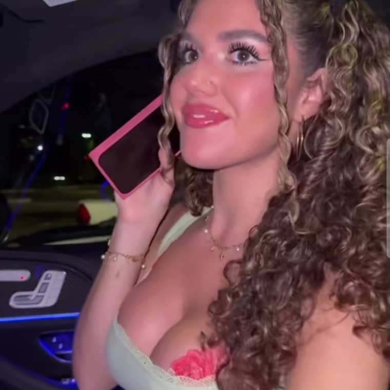 Crystal Loma is Female Escorts. | Ft Mcmurray | Alberta | Canada | escortsaffair.com 