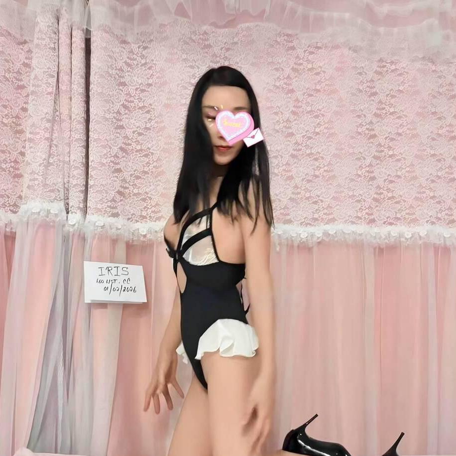 
                        Holly
                     is Female Escorts. | Oakville | Ontario | Canada | escortsaffair.com 